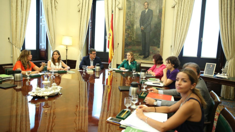 Imagen de una reunión de la Mesa del Congreso, presidida por Ana Pastor. E.P.