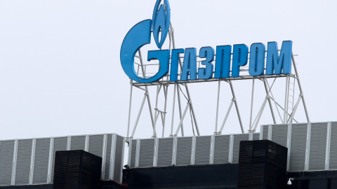  Logo de Gazprom en San Petersburgo.- Igor Russak / dpa