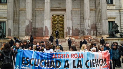  Protesta en la puerta del Congreso de Extinction Rebellion Spain.- Extinction Rebellion Spain