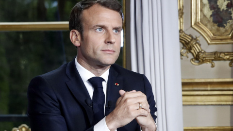 16/04/2019.- El presidente francés, Emmanuel Macron, se dirige a la nación francesa en un mensaje televisivo desde el palacio del Elíseo en París (Francia). / EFE