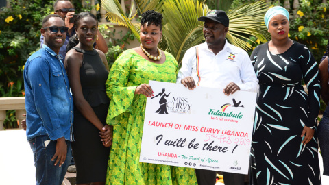 El ministro de turismo de Uganda, Godfrey Kiwanda, presentó el concurso Miss Curvy el 5 de febrero de 2019 como parte de sus productos turísticos.