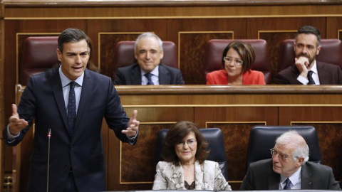 El presidente del Gobierno, Pedro Sánchez, en el Congreso. / JAVIER LIZÓN (EFE)