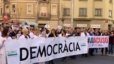 Manifestació de professionals de la Sanitat en protesta pel judici contra dirigents independentistes. PÚBLIC