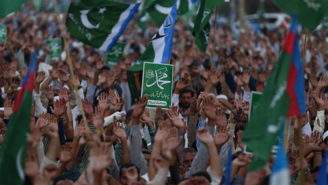 04/11/2018.-  Miles de islamistas radicales del Tehreek-e-Labbaik Pakistán (TLP) protestan contra la absolución de Asia Bibi en Karachi, Pakistán. EFE/EPA/Shahzaib Akber