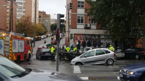 Socavón en el barrio de La Elipa, en Madrid, supuestamente que podría haber sido causado por una fuga de aguas del Canal de Isabel II. / @IUMadridCiudad