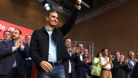 17/09/2022 El presidente del Gobierno, Pedro Sánchez, saluda a miembros de su partido en el Consejo Político Federal del PSOE, celebrado en Zaragoza