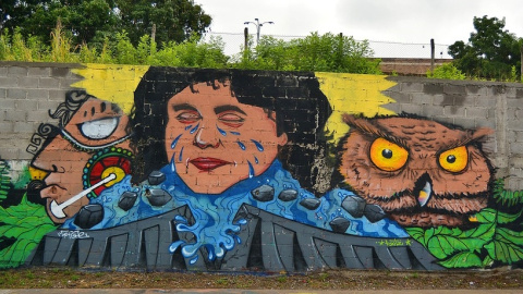 Grafiti de Berta Cáceres en Tegucigalpa. WIKIPEDIA