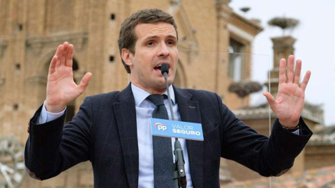 Pablo Casado durante su intervención en un acto electoral en Alfaro. (ABEL ALONSO | EFE)