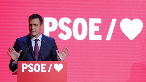 El presidente del Gobierno, Pedro Sánchez, durante la presentación de la precampaña del PSOE para las elecciones generales del 28 de abril. EFE/Javier Lizón