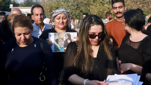 Los kurdos iraníes participan en una marcha en un parque en la ciudad kurda iraquí de Sulaimaniya contra el asesinato de Mahsa Amini, a 19 de septiembre de 2022.