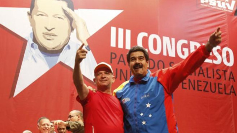 Hugo Carvajal y Nicolás Maduro durante el III Congreso del Partido Socialista Unido de Venezuela. REUTERS