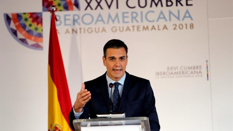 El presidente del Gobierno español, Pedro Sánchez, ofrece una rueda de prensa hoy, durante la XXVI Cumbre de las Américas, en Antigua, Guatemala. EFE/José Méndez