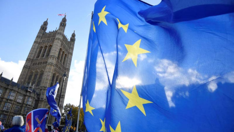 Manifestación en contra del brexit ante el Parlamento británico. (TOBY MELVILLE)