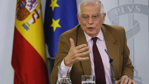 El ministro de Exteriores, Josep Borrell, durante su comparecencia en rueda de prensa, este viernes, tras la reunión del Consejo de Ministros. EFE/Ballesteros