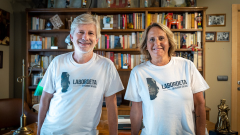 Paula Labordeta y Gaizka Urresti, directores del documental 'Labordeta, un hombre sin más'.