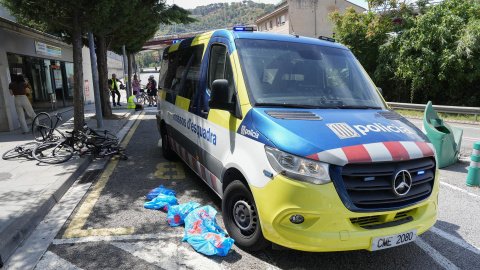 21/08/2022-Un coche ha embestido a un grupo de 9 ciclistas en la C-243c, a la altura de Castellbisbal (Barcelona), y se ha dado a la fuga dejando al menos dos muertos, al tiempo que otros dos ciclistas presentan heridas de diversa consideración.