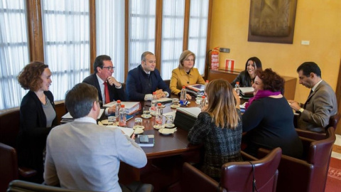 Imagen de una reunión de la Mesa del Parlamento de Andalucía. E.P.