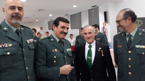 Manuel Murillo, condecorado por la Guardia Civil