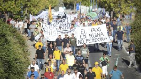 La agresión de un policía a un taxista en una manifestación en Sevilla indigna a la izquierda