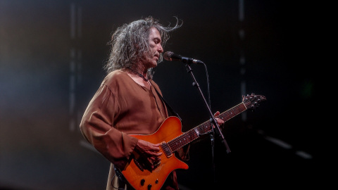 El cantante Robe Iniesta durante un concierto en el Auditorio Miguel Ríos de Rivas-Vaciamadrid.