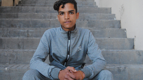 Ibrahim es un joven sirio que llegó a Melilla siendo menor de edad. Ahora, con 18 años, espera en la ciudad para obtener su permiso de residencia.- IRENE QUIRANTE