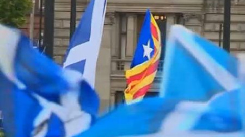 Esteladas en las calles de Escocia | Público