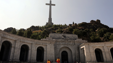 Los ayuntamientos aragoneses dispondrán de 21 meses para retirar del callejero las alusiones a Franco y a quienes colaboraron con su dictadura. / REUTERS