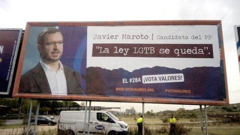 Valla de Hazte Oír contra la Ley LGTB