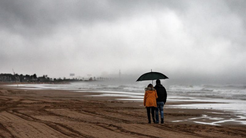 El temporal de lluvia y viento que afecta a la Comunitat Valenciana ha dejado acumulados en 24 horas de hasta 100,6 litros por metro cuadrado en Alcudia de Veo (Castellón) y rachas de viento que han rozado los 84 kilómetros por hora en el municipio cast