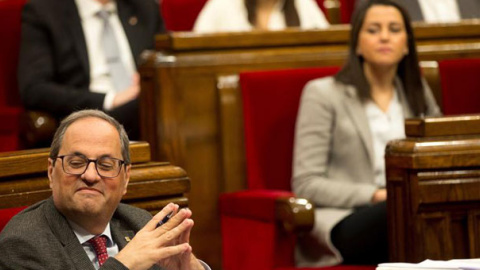 El president de la Generalitat, Quim Torra, y la líder de Cs, Inés Arrimadas, en el Parlament. / QUIQUE GARCÍA (EFE)