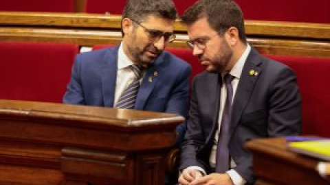 La petició de Junts a Aragonès de sotmetre's a una qüestió de confiança desferma l'enèsima crisi al Govern