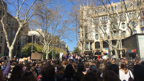 Concentració de periodistes als Jardinets de Gràcia de Barcelona amb motiu de la vaga feminista. NEUS MOLINA