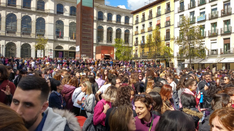 Imagen de la congregación en la plaza del Museo Reina Sofía en Madrid.- FERMÍN GRODIRA