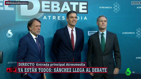 Llega Pedro Sánchez al debate de Atresmedia.