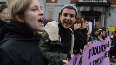 Las feministas no han dejado de gritar durante la manifestación en Madrid, que ha durado más de dos horas - Arancha Ríos