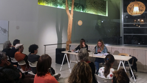 El Espaio Ecoo de Madrid contó con la presencia de más de medio centenar de personas en la presentación del libro 'Revolución feminista y políticas de lo común frente a la extrema derecha'. /NOELIA TABANERA