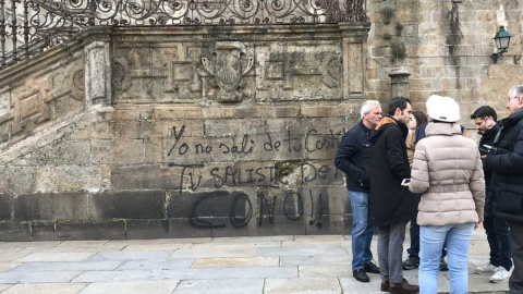 Pintadas en el Catedral de Santiago. Concello de Santiago