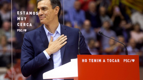 El presidente del Gobierno Pedro Sánchez interviene en el mitin central de los socialistas catalanes en Barcelona. EFE/ Quique García