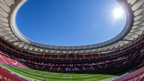 Las jugadoras del Atlético de Madrid durante el entrenamiento, este viernes en el Estadio Wanda Metropolitano, de cara al partido que el equipo disputará el próximo domingo frente al FC Barcelona./EFE