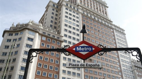 Fachada del Edificio España, frente a la parada de Metro Plaza España, en Madrid. / Europa Press