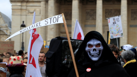 En París, los jóvenes participan en una manifestación de "huelga juvenil para actuar sobre el cambio climático". / Reuters