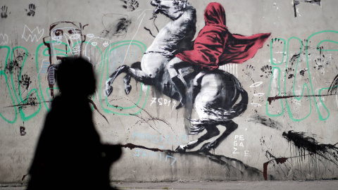 Una obra atribuida a Banksy en París. / REUTERS - BENOIT TESSIER