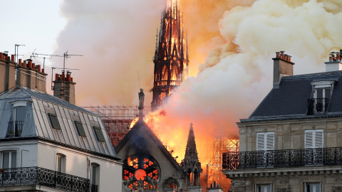 Fuego en la catedral de Notre Dame. Reuters