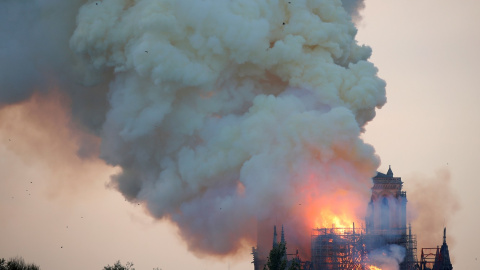 El humo del incendio. Reuters