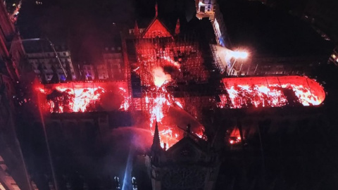 Imagen tomada con un dron de la Policía francesa y publicada en Twitter por el periodista Alexandre Fremont.