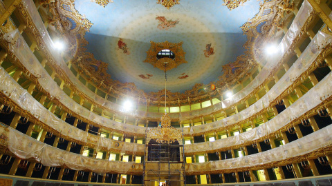 En 1996, un incendio destruyó la prestigiosa ópera de Venecia, la Fenice, teatro inaugurado en 1792.- AFP