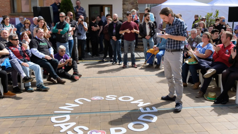 El candidato de Unidas Podemos a la Presidencia del Gobierno, Pablo Iglesias, durante un acto de campaña electoral en el municipio riojano de Nalda. EFE/ Abel Alonso