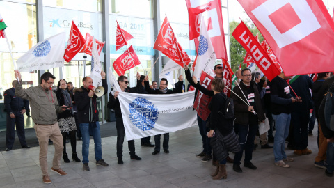 Protestes contra l'ERO de Caixabank a València. ANDREA ZAMORANO.