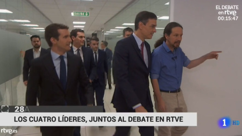 Los cuatro candidatos, juntos camino de plató