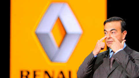 Foto de archivo del entonces presidente ejecutivo de Renault, Carlos Ghosn, durante la presentación mundial de varios modelos en el Salón Internacional del Motor en Fráncfort (Alemania) en septiembre de 2007. EFE/ Arne Dedert